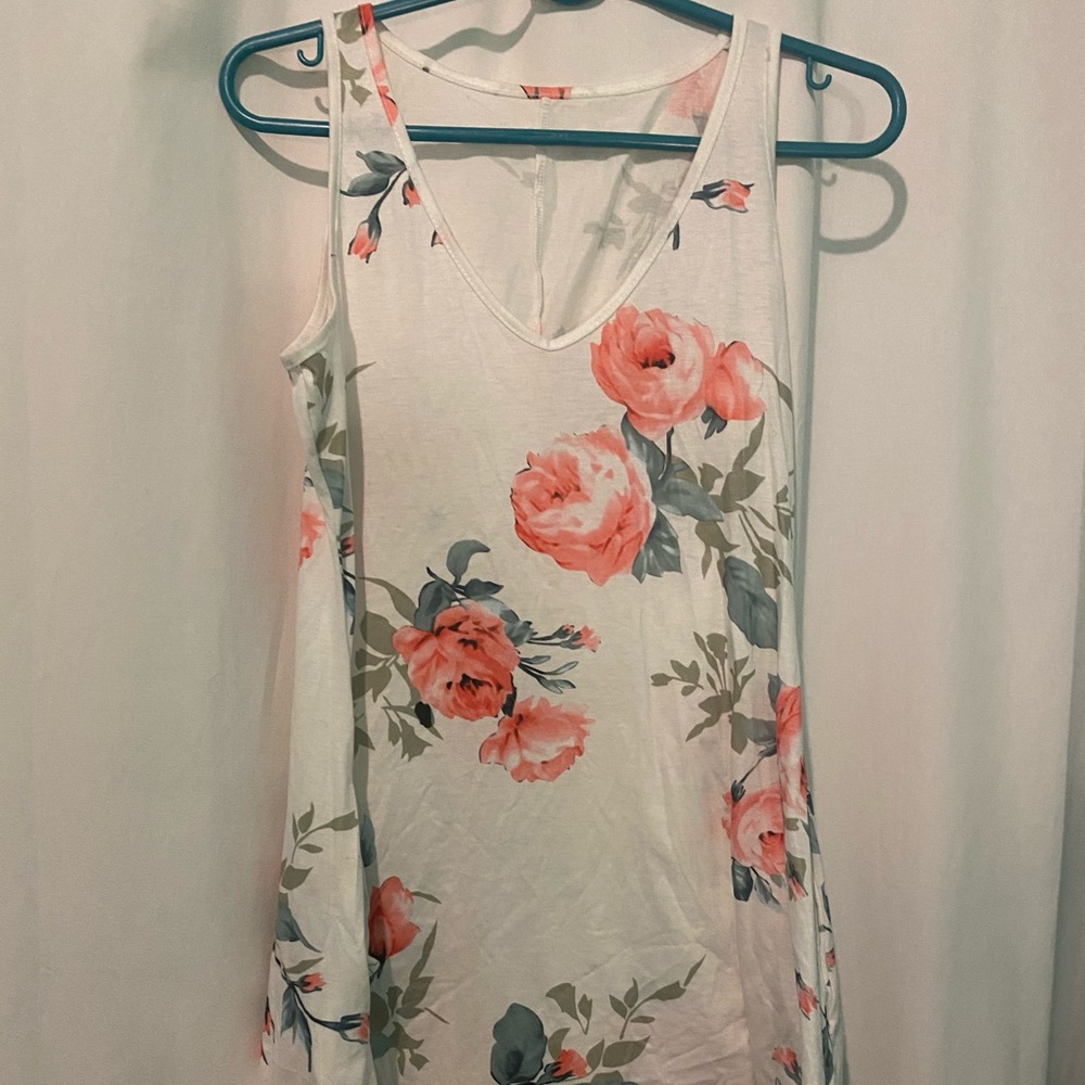 Floral dress with pockets